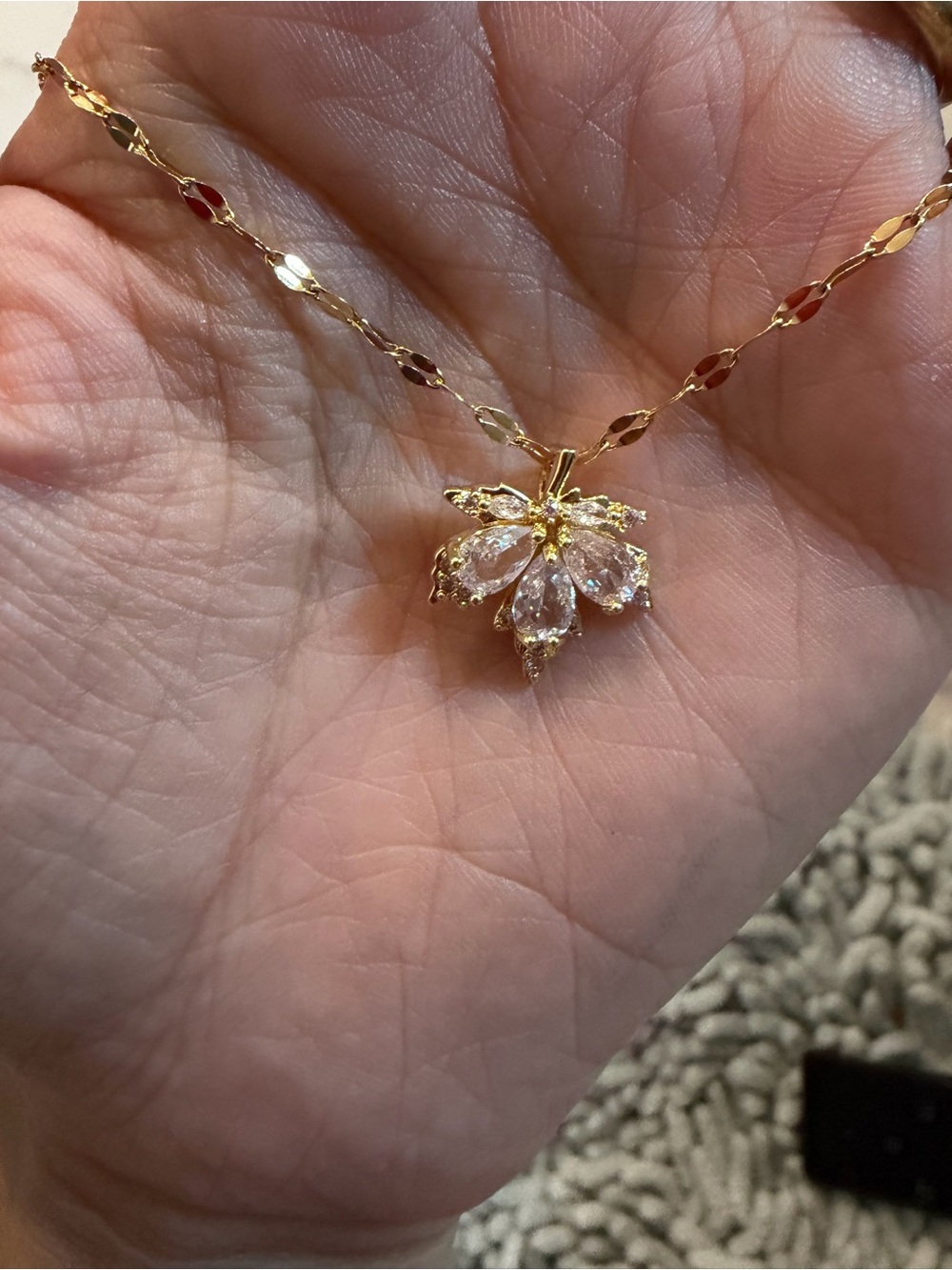 Necklaces flower gold tone yellow